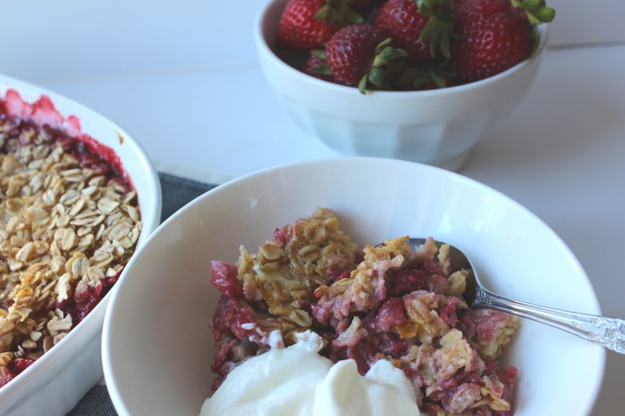 Strawberry Rhubarb Baked Oatmeal