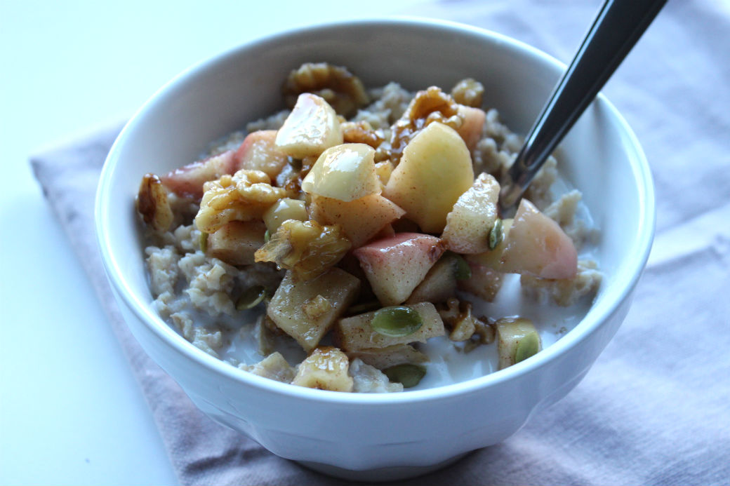 Everyday Toasted Oats with Apple Crunch Topping